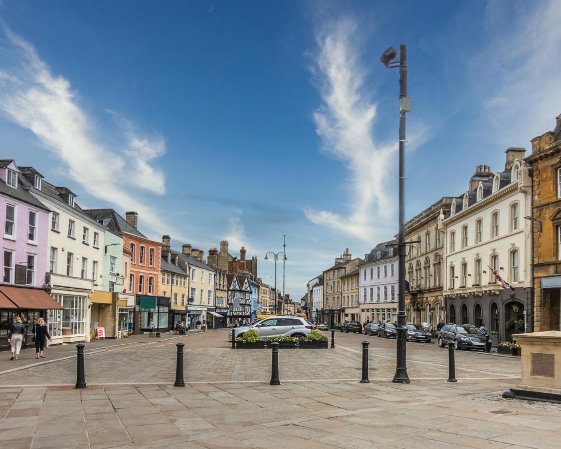 Corinium Lodge - Town Centre Apartment Cirencester Eksteriør bilde